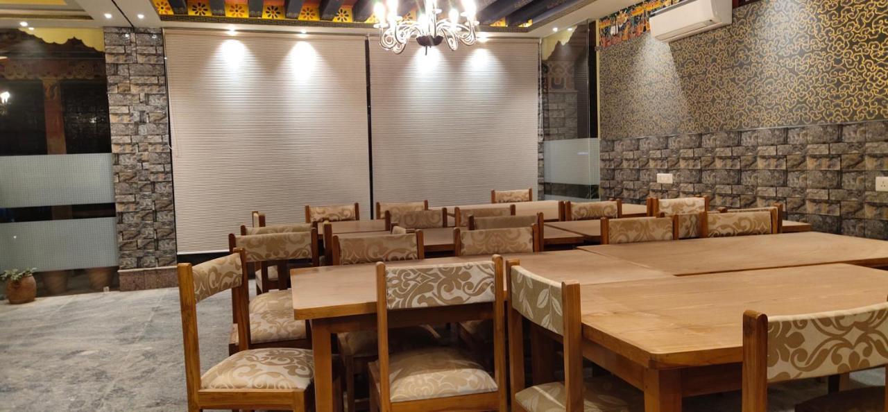 White Dragon Hotel Punakha Bagian luar foto